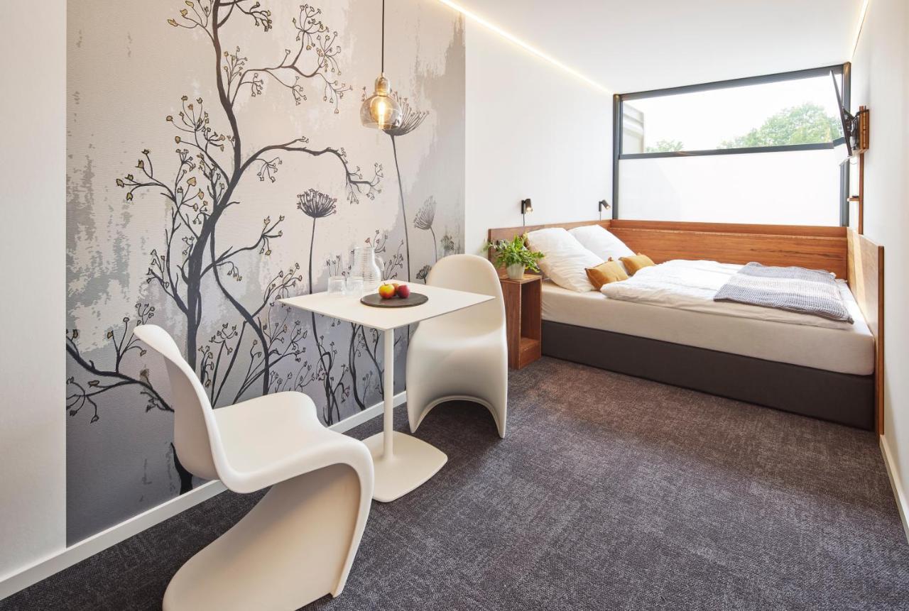 Tin Inn Montabaur L Einfach Gut - Das Hotel Aus Hochwertig Ausgebauten Ueberseecontainern Εξωτερικό φωτογραφία